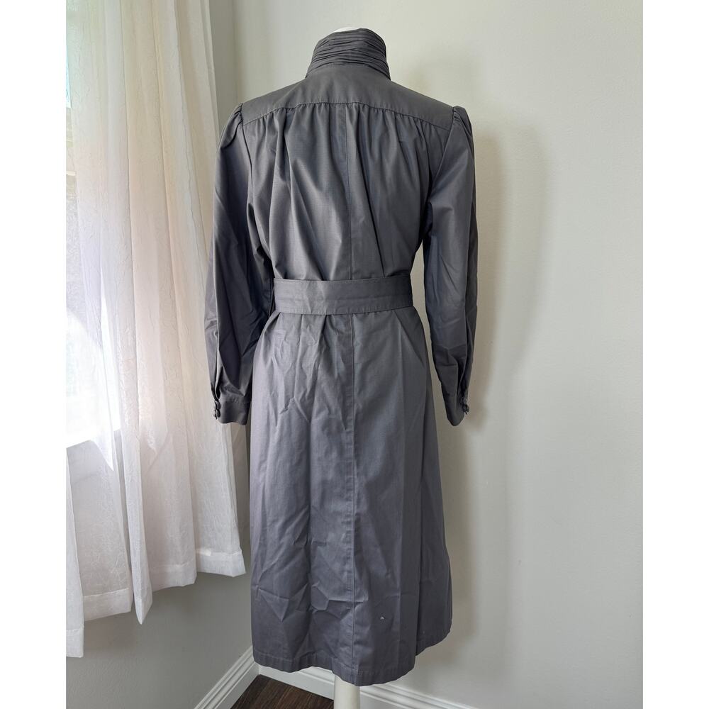 Vintage ‘80s London Fog Gray Button Front Belted Raincoat - Picture 6 of 7
